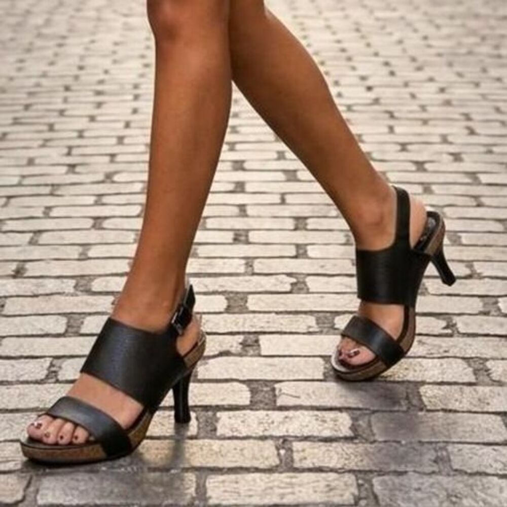 Vince Camuto Black Leather Kitten Heel Sandals Size 7M / 37 party date night